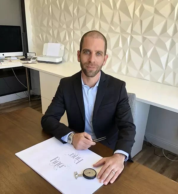 Shimon Himovich, owner of Finer Custom Jewelry in Scottsdale